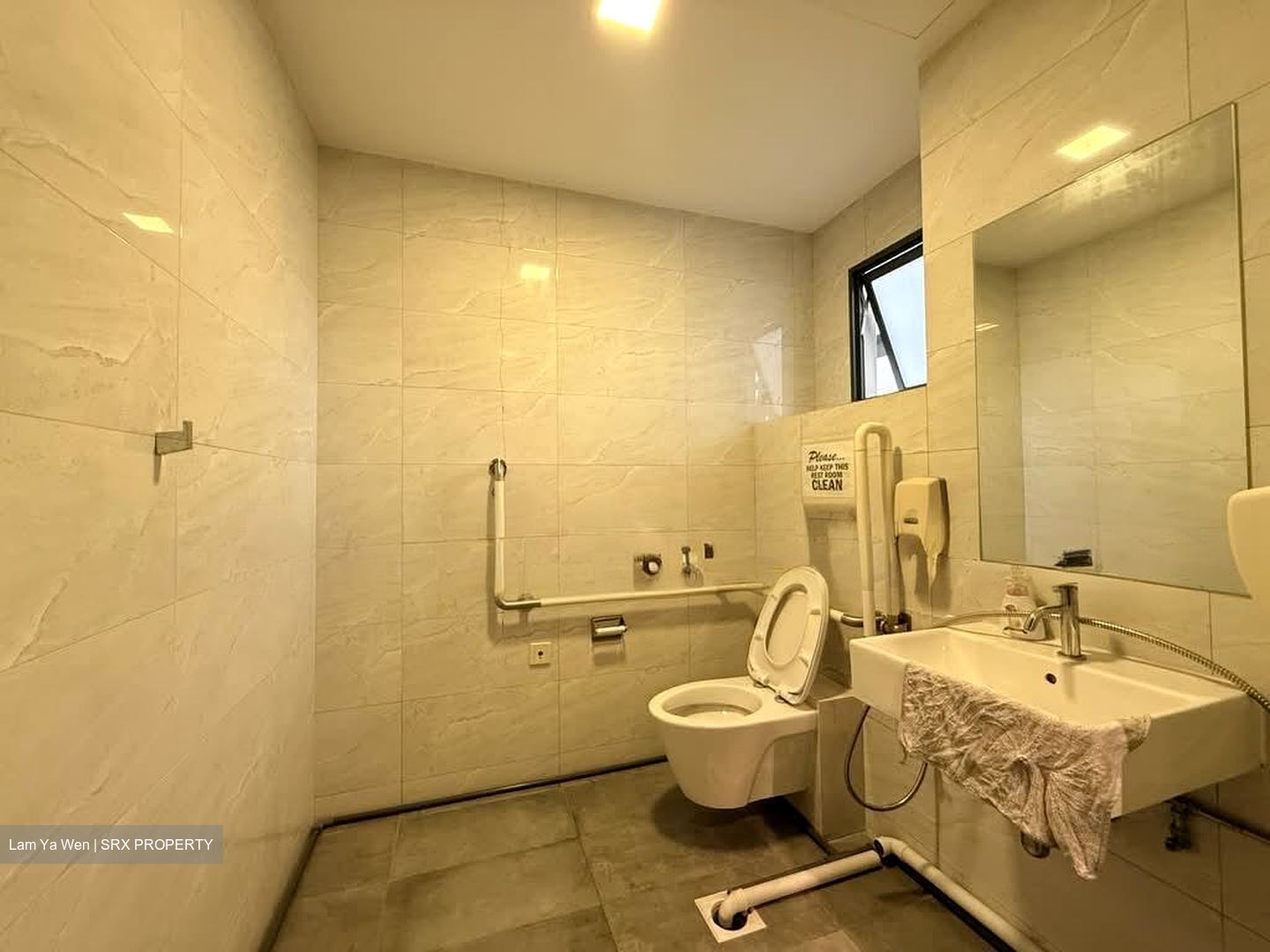 Ct Hub 2 (D12), Office #558228061